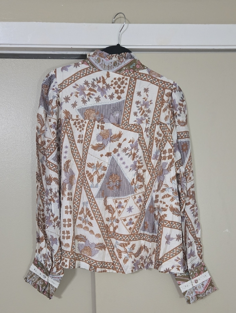 &merci Women's Printed Floral Long Sleeve Top - Cream & Brown Size Medium NWT - Picture 5 of 6